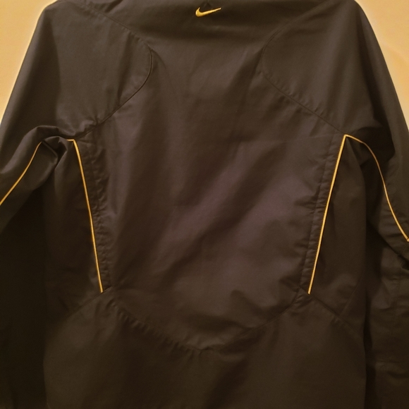 Nike jacket - Picture 3 of 5